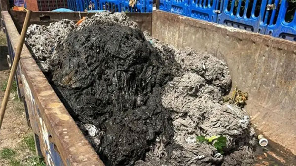 Last-month,-Thames-Water-announced-that-they-had-removed-a-massive-fatberg-weighing-100-tons-from-a-sewer-in-West-London. Last-month,-Thames-Water-announced-that-they-had-removed-a-massive-fatberg-weighing-100-tons-from-a-sewer-in-West-London.