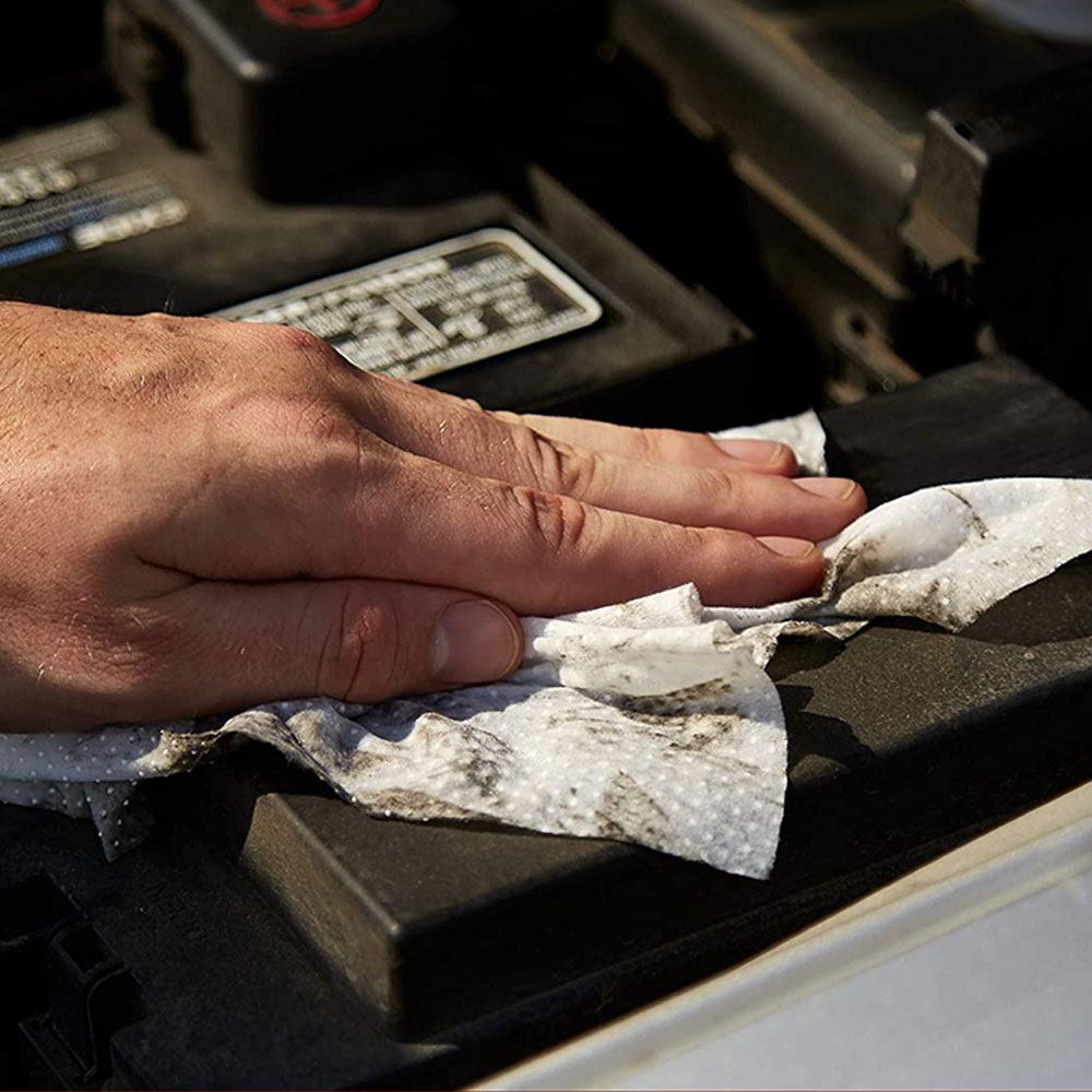Why are Industrial Wipes Crucial for Cleaning Dirty Hands in Industrial Settings?
