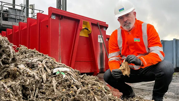 The-Minworth-Sewage-Treatment-Plant-in-the-UK-clears-10-tons-of-wet-wipes-from-the-pipes-every-day