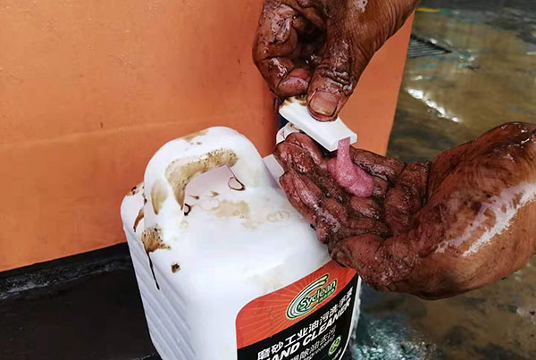 orange-hand-cleaner-with-pumice